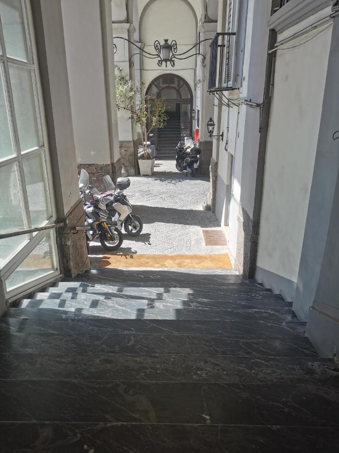 Ferienwohnung Napoli Centro Chiaia Exterior foto